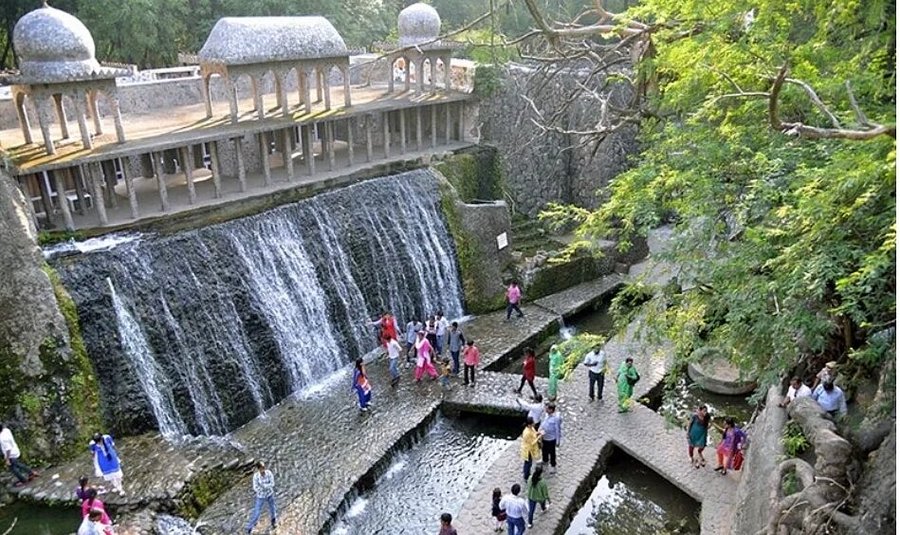 Chandigarh Rock Garden taxi tour
